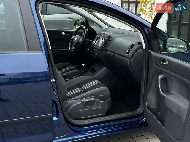 Синий Фольксваген Гольф Плюс, объемом двигателя 1.6 л и пробегом 238 тыс. км за 6850 $, фото 96 на Automoto.ua