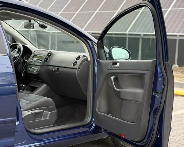 Синій Фольксваген Golf Plus, об'ємом двигуна 1.4 л та пробігом 174 тис. км за 8500 $, фото 91 на Automoto.ua