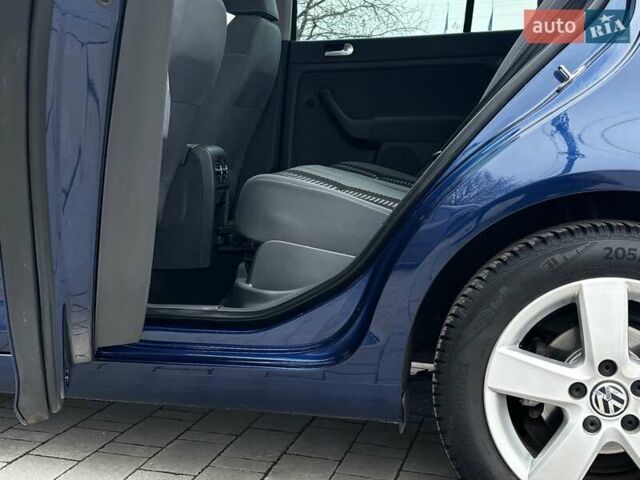 Синий Фольксваген Гольф Плюс, объемом двигателя 1.6 л и пробегом 238 тыс. км за 6850 $, фото 82 на Automoto.ua