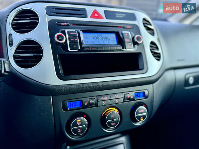 Синій Фольксваген Golf Plus, об'ємом двигуна 1.6 л та пробігом 219 тис. км за 7790 $, фото 22 на Automoto.ua