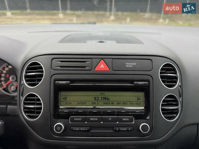 Синій Фольксваген Golf Plus, об'ємом двигуна 1.4 л та пробігом 174 тис. км за 8500 $, фото 60 на Automoto.ua