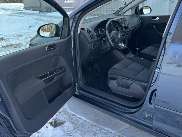 Синий Фольксваген Гольф Плюс, объемом двигателя 1.4 л и пробегом 217 тыс. км за 7750 $, фото 10 на Automoto.ua