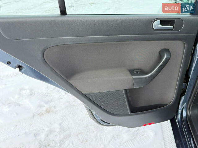 Синий Фольксваген Гольф Плюс, объемом двигателя 1.6 л и пробегом 172 тыс. км за 8999 $, фото 78 на Automoto.ua