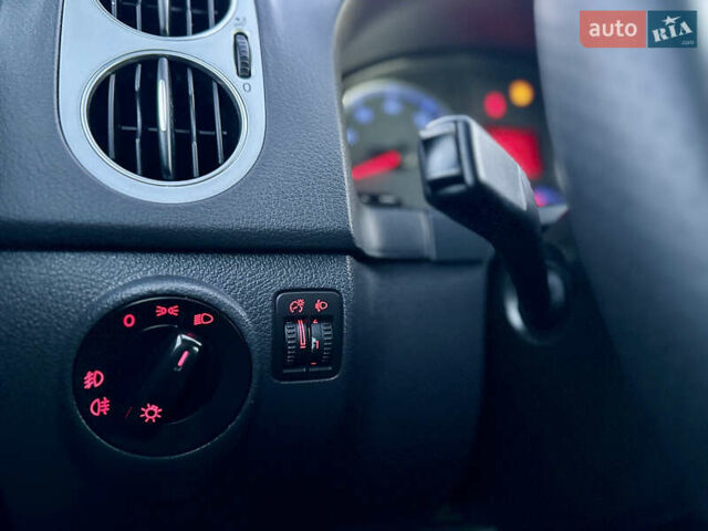 Синій Фольксваген Golf Plus, об'ємом двигуна 1.6 л та пробігом 219 тис. км за 7790 $, фото 23 на Automoto.ua