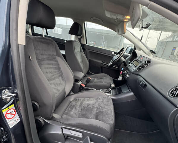 Синий Фольксваген Гольф Плюс, объемом двигателя 1.4 л и пробегом 173 тыс. км за 8400 $, фото 75 на Automoto.ua