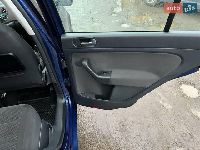Синій Фольксваген Golf Plus, об'ємом двигуна 1.6 л та пробігом 331 тис. км за 6500 $, фото 7 на Automoto.ua