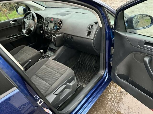 Синий Фольксваген Гольф Плюс, объемом двигателя 1.6 л и пробегом 331 тыс. км за 6500 $, фото 12 на Automoto.ua