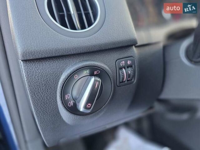 Синий Фольксваген Гольф Плюс, объемом двигателя 1.2 л и пробегом 152 тыс. км за 6200 $, фото 33 на Automoto.ua