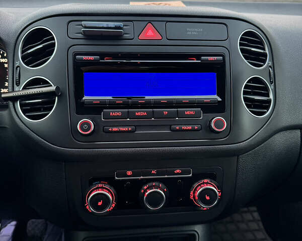 Синий Фольксваген Гольф Плюс, объемом двигателя 1.6 л и пробегом 210 тыс. км за 7800 $, фото 17 на Automoto.ua