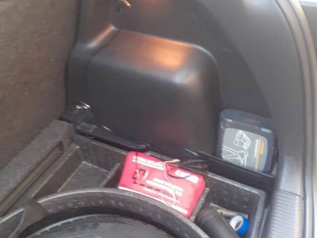 Синий Фольксваген Гольф Плюс, объемом двигателя 1.6 л и пробегом 210 тыс. км за 8128 $, фото 7 на Automoto.ua