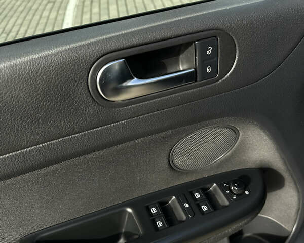 Фольксваген Гольф Плюс 2010 в Луцке на Automoto.ua Синий Фольксваген Гольф Плюс, объемом двигателя 1.4 л и пробегом 220 тыс. км за 6500 $, фото 15 на Automoto.ua