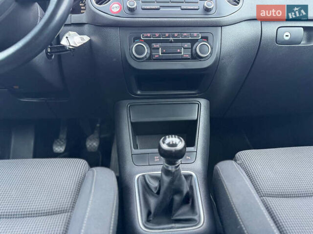 Синий Фольксваген Гольф Плюс, объемом двигателя 1.4 л и пробегом 197 тыс. км за 6999 $, фото 70 на Automoto.ua