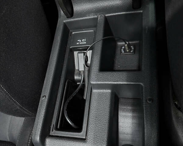 Синий Фольксваген Гольф Плюс, объемом двигателя 1.6 л и пробегом 210 тыс. км за 7800 $, фото 21 на Automoto.ua