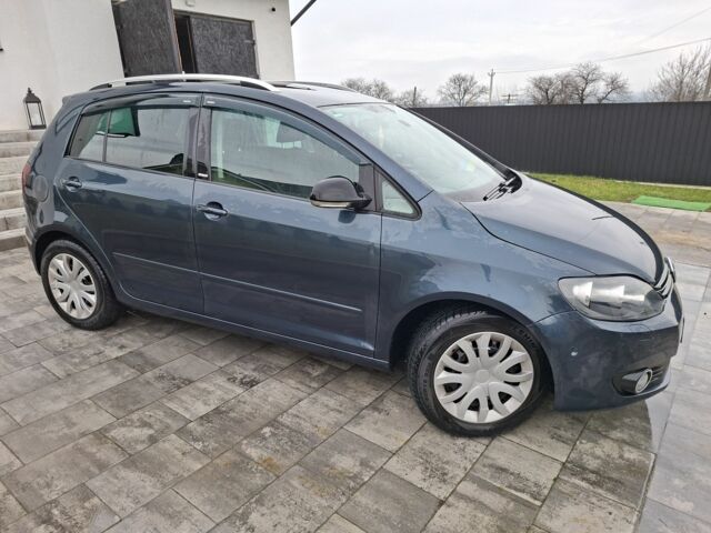 Синий Фольксваген Гольф Плюс, объемом двигателя 1.6 л и пробегом 245 тыс. км за 9000 $, фото 3 на Automoto.ua