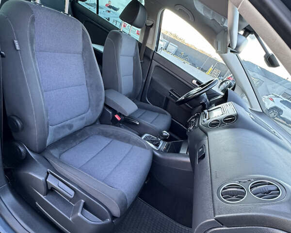 Синий Фольксваген Гольф Плюс, объемом двигателя 1.4 л и пробегом 201 тыс. км за 8800 $, фото 2 на Automoto.ua