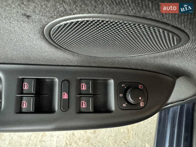 Синий Фольксваген Гольф Плюс, объемом двигателя 0 л и пробегом 246 тыс. км за 10999 $, фото 28 на Automoto.ua