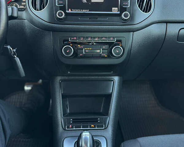 Синий Фольксваген Гольф Плюс, объемом двигателя 1.4 л и пробегом 201 тыс. км за 8800 $, фото 62 на Automoto.ua