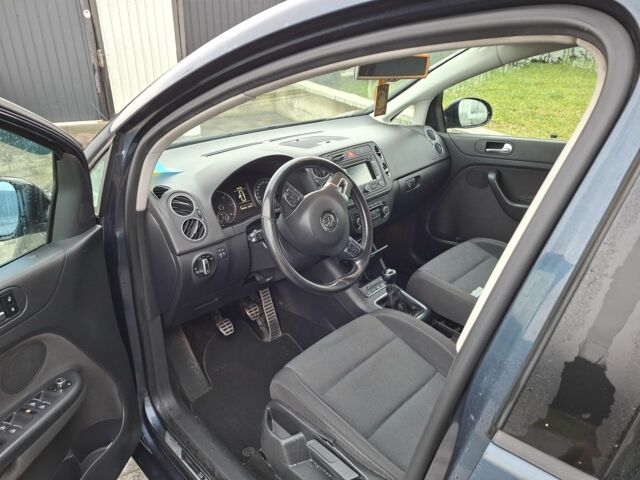 Синий Фольксваген Гольф Плюс, объемом двигателя 1.6 л и пробегом 245 тыс. км за 9000 $, фото 7 на Automoto.ua