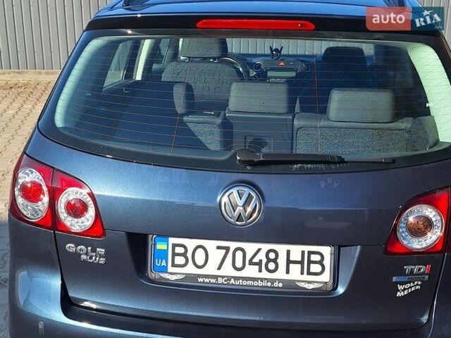 Синий Фольксваген Гольф Плюс, объемом двигателя 1.6 л и пробегом 283 тыс. км за 8000 $, фото 2 на Automoto.ua