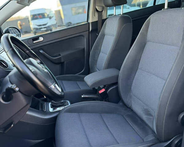 Синий Фольксваген Гольф Плюс, объемом двигателя 1.4 л и пробегом 201 тыс. км за 8800 $, фото 48 на Automoto.ua