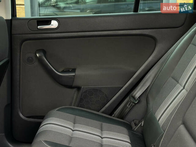 Синий Фольксваген Гольф Плюс, объемом двигателя 1.6 л и пробегом 270 тыс. км за 9199 $, фото 44 на Automoto.ua