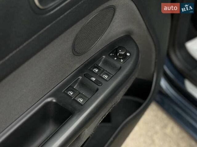 Синий Фольксваген Гольф Плюс, объемом двигателя 1.6 л и пробегом 270 тыс. км за 9199 $, фото 20 на Automoto.ua