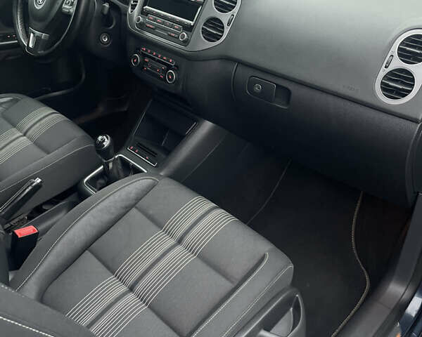 Синий Фольксваген Гольф Плюс, объемом двигателя 1.6 л и пробегом 270 тыс. км за 8799 $, фото 11 на Automoto.ua