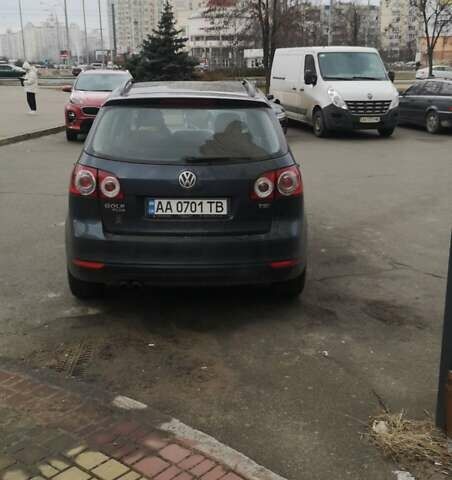 Синий Фольксваген Гольф Плюс, объемом двигателя 1.4 л и пробегом 350 тыс. км за 7500 $, фото 2 на Automoto.ua