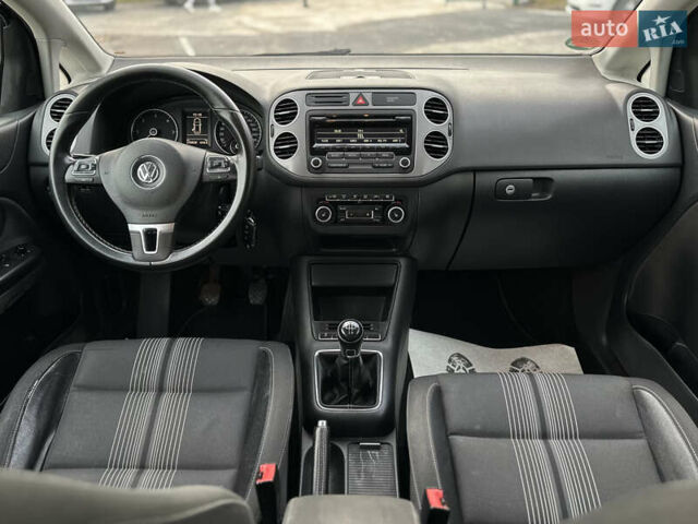 Синий Фольксваген Гольф Плюс, объемом двигателя 1.6 л и пробегом 270 тыс. км за 9199 $, фото 28 на Automoto.ua