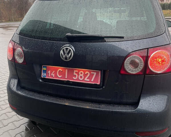 Синий Фольксваген Гольф Плюс, объемом двигателя 1.6 л и пробегом 270 тыс. км за 8799 $, фото 7 на Automoto.ua