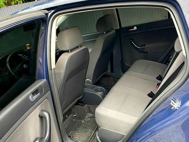 Синий Фольксваген Гольф Плюс, объемом двигателя 1.6 л и пробегом 280 тыс. км за 4300 $, фото 5 на Automoto.ua