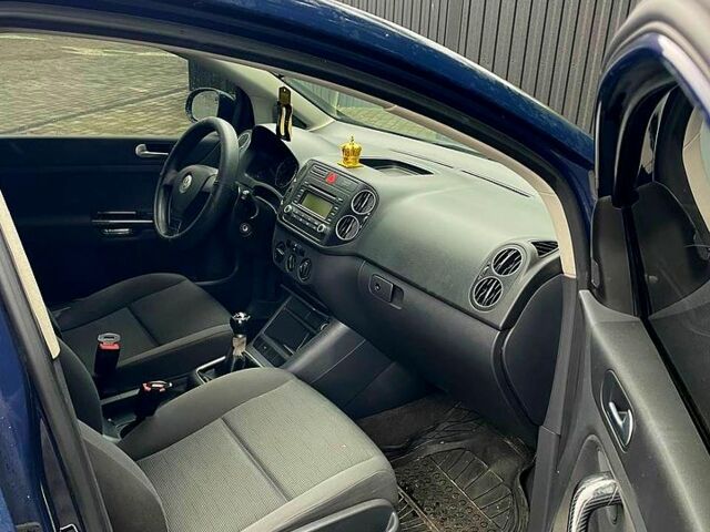 Синий Фольксваген Гольф Плюс, объемом двигателя 1.6 л и пробегом 280 тыс. км за 4300 $, фото 11 на Automoto.ua