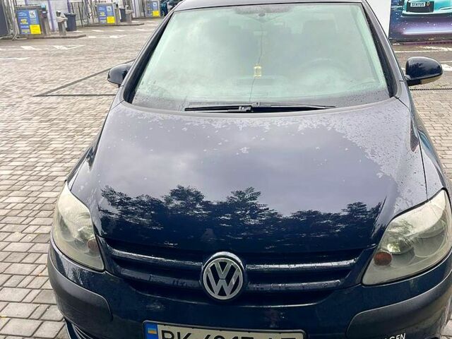 Синий Фольксваген Гольф Плюс, объемом двигателя 1.6 л и пробегом 280 тыс. км за 4300 $, фото 1 на Automoto.ua