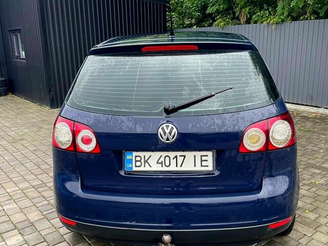 Синий Фольксваген Гольф Плюс, объемом двигателя 1.6 л и пробегом 280 тыс. км за 4300 $, фото 9 на Automoto.ua