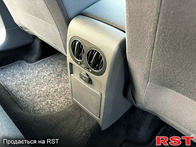 Синий Фольксваген Гольф Плюс, объемом двигателя 1.6 л и пробегом 197 тыс. км за 5999 $, фото 6 на Automoto.ua