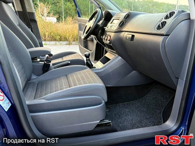 Синий Фольксваген Гольф Плюс, объемом двигателя 1.6 л и пробегом 197 тыс. км за 5999 $, фото 3 на Automoto.ua