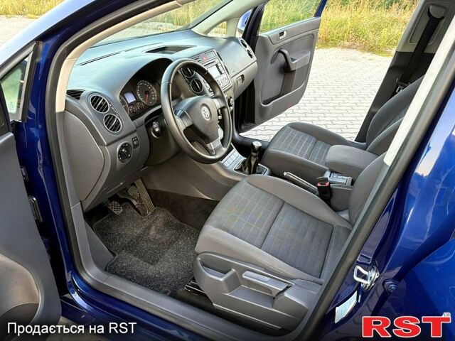 Синий Фольксваген Гольф Плюс, объемом двигателя 1.6 л и пробегом 197 тыс. км за 5999 $, фото 4 на Automoto.ua