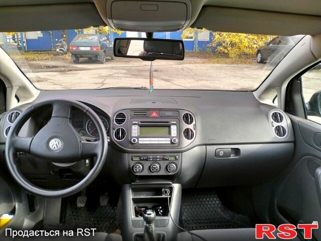 Синій Фольксваген Golf Plus, об'ємом двигуна 1.6 л та пробігом 250 тис. км за 7100 $, фото 6 на Automoto.ua