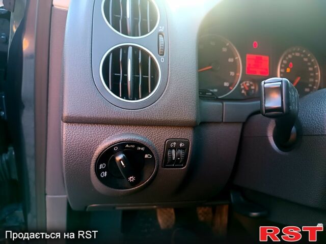 Синій Фольксваген Golf Plus, об'ємом двигуна 1.4 л та пробігом 256 тис. км за 6650 $, фото 7 на Automoto.ua