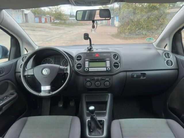 Синий Фольксваген Гольф Плюс, объемом двигателя 1.4 л и пробегом 247 тыс. км за 6300 $, фото 7 на Automoto.ua