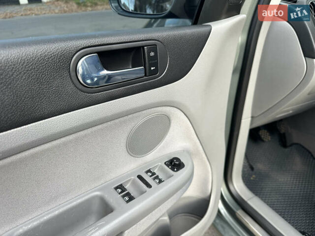 Фольксваген Гольф Плюс 2005 в Виннице на Automoto.ua Зеленый Фольксваген Гольф Плюс, объемом двигателя 1.6 л и пробегом 234 тыс. км за 6300 $, фото 30 на Automoto.ua