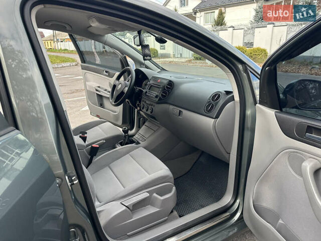 Фольксваген Гольф Плюс 2005 в Виннице на Automoto.ua Зеленый Фольксваген Гольф Плюс, объемом двигателя 1.6 л и пробегом 234 тыс. км за 6300 $, фото 47 на Automoto.ua