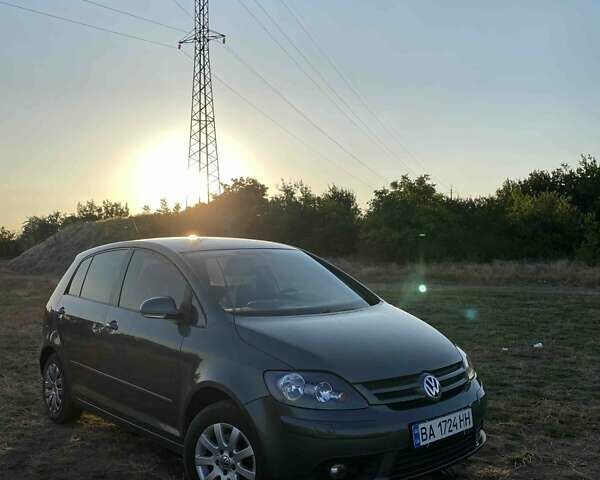 Зелений Фольксваген Golf Plus, об'ємом двигуна 1.6 л та пробігом 220 тис. км за 5500 $, фото 3 на Automoto.ua