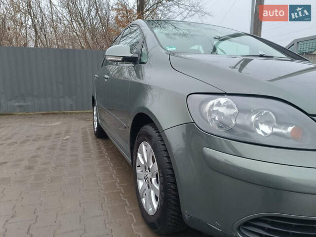 Зеленый Фольксваген Гольф Плюс, объемом двигателя 1.6 л и пробегом 212 тыс. км за 6399 $, фото 10 на Automoto.ua