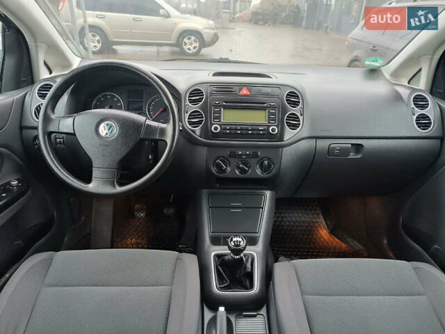 Зеленый Фольксваген Гольф Плюс, объемом двигателя 1.6 л и пробегом 212 тыс. км за 6399 $, фото 36 на Automoto.ua