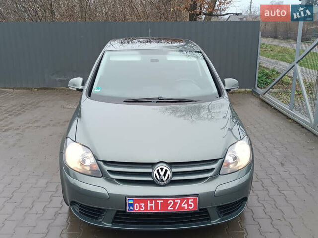 Зеленый Фольксваген Гольф Плюс, объемом двигателя 1.6 л и пробегом 212 тыс. км за 6399 $, фото 8 на Automoto.ua