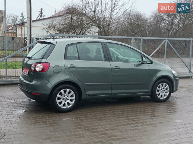 Зеленый Фольксваген Гольф Плюс, объемом двигателя 1.6 л и пробегом 212 тыс. км за 6399 $, фото 2 на Automoto.ua