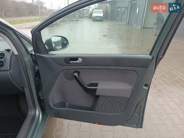 Зеленый Фольксваген Гольф Плюс, объемом двигателя 1.6 л и пробегом 212 тыс. км за 6399 $, фото 41 на Automoto.ua