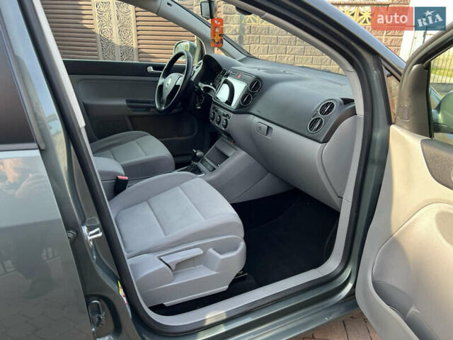 Фольксваген Гольф Плюс 2007 в Ровно на Automoto.ua Зеленый Фольксваген Гольф Плюс, объемом двигателя 1.6 л и пробегом 220 тыс. км за 7499 $, фото 22 на Automoto.ua