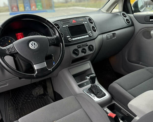 Зелений Фольксваген Golf Plus, об'ємом двигуна 1.39 л та пробігом 253 тис. км за 6300 $, фото 7 на Automoto.ua